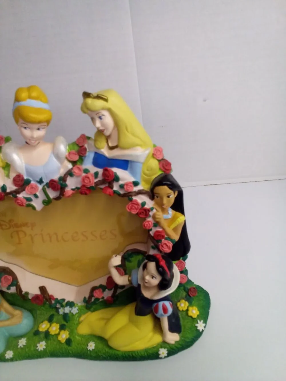 Disney Parks 3D Sculpted Picture Frame Princesses Heart Shape 8